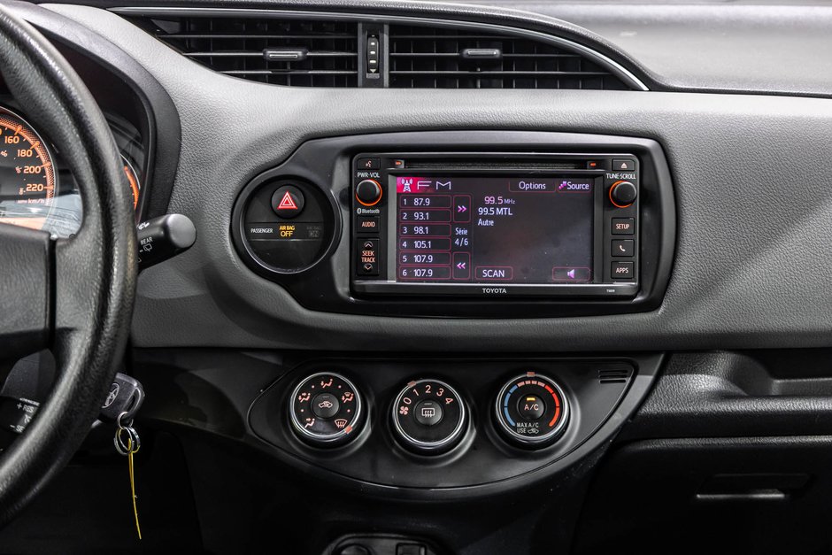 Toyota Yaris LE / A/C / BLUETOOTH / GR ÉLÉCTRIQUE COMPLET+ 2015-24