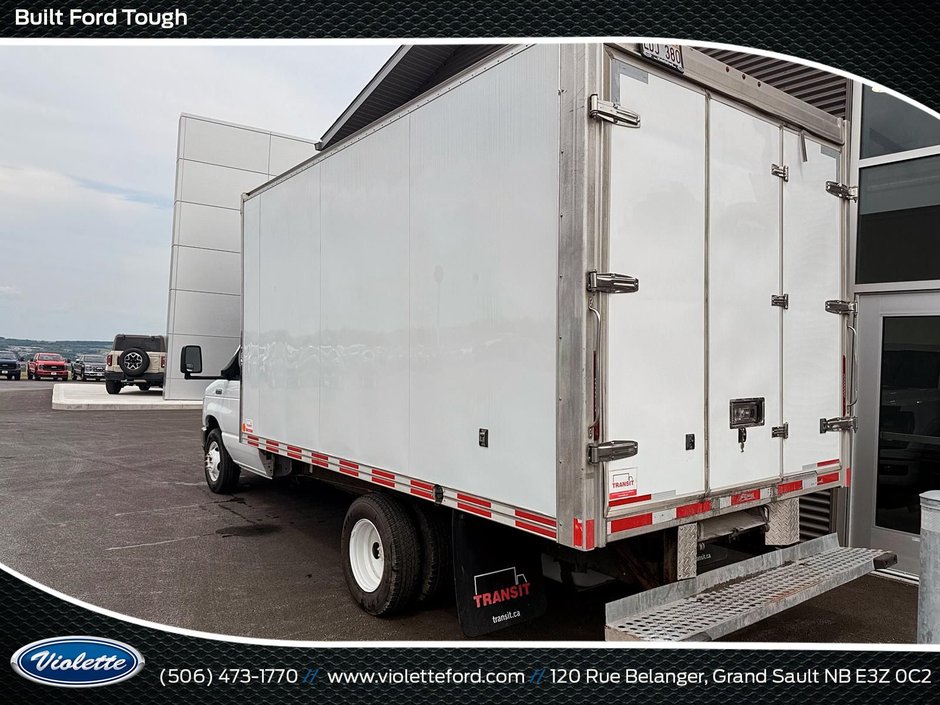 Ford E-Series Cutaway BASE 2021