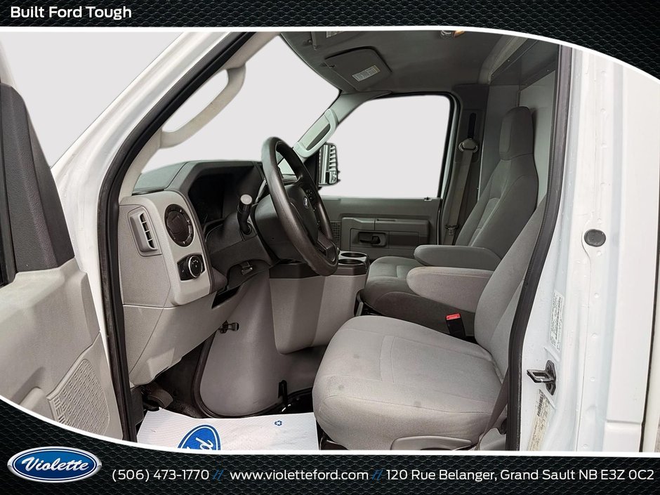 Ford E-Series Cutaway BASE 2021
