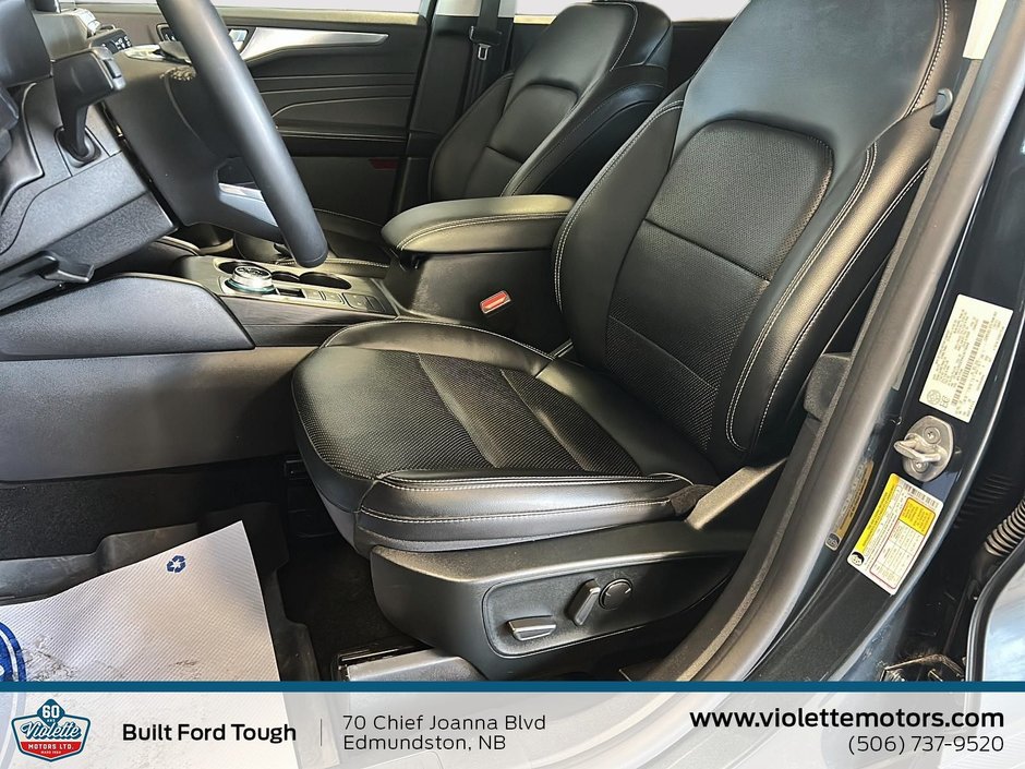 2022 Ford Escape Titanium Hybrid