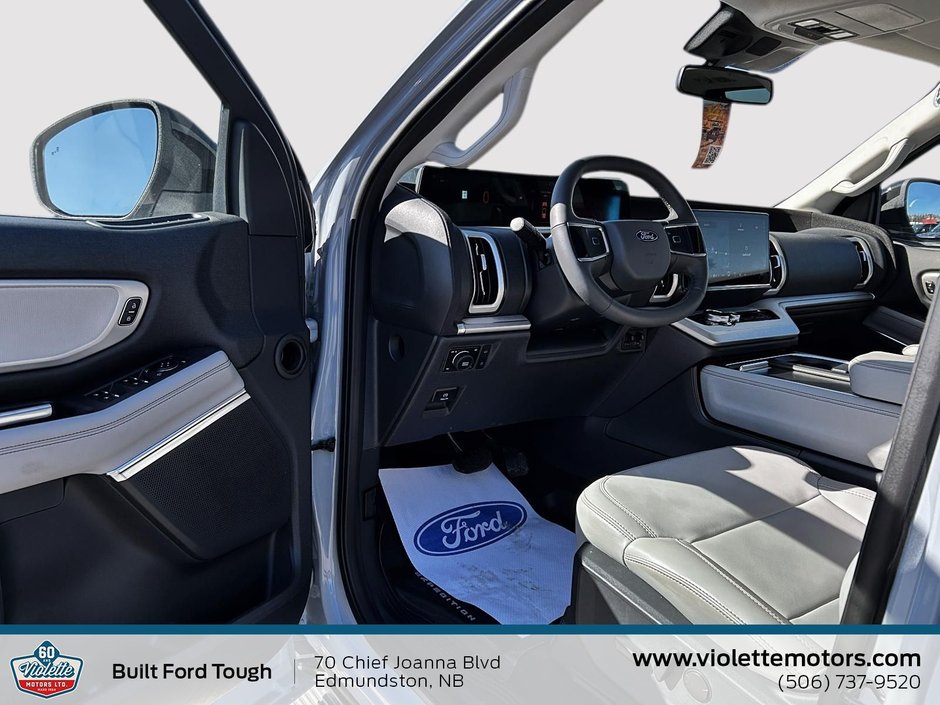 2025 Ford Expedition Active