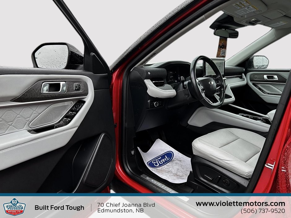 2025 Ford Explorer Platinum
