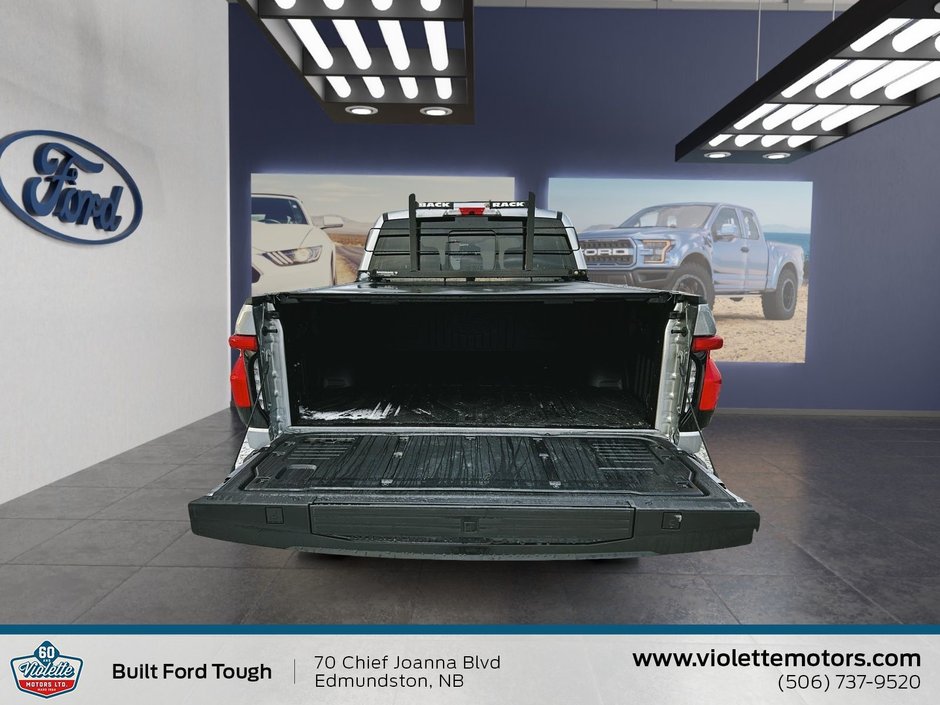 2022 Ford F-150 Lightning LARIAT