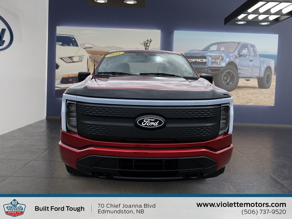 Ford F-150 Lightning XLT 2025