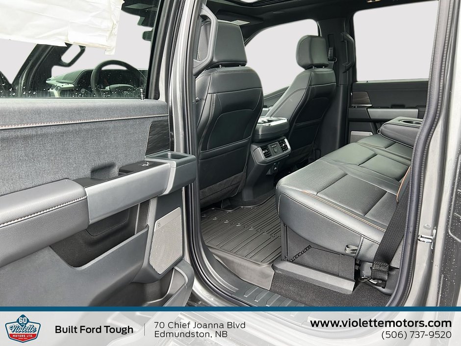 Ford F-150 LARIAT 2025