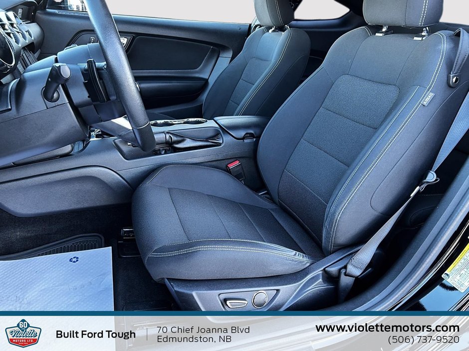 Ford Mustang V6 2015