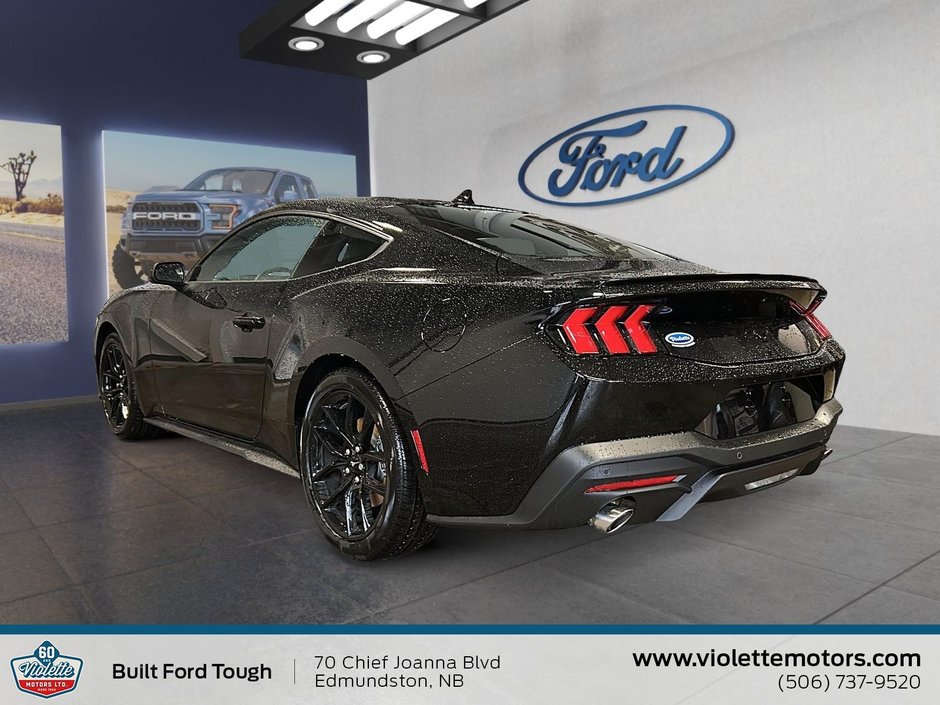 Ford Mustang ECOBOOST 2025