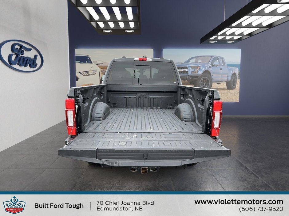 Ford Super Duty F-250 SRW LARIAT 2022