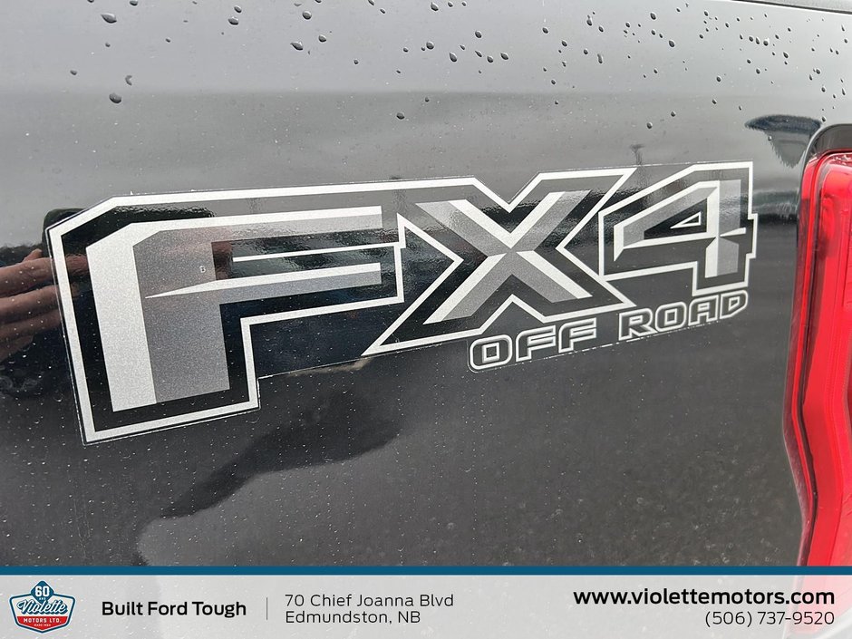 Ford Super Duty F-250 SRW LARIAT 2022