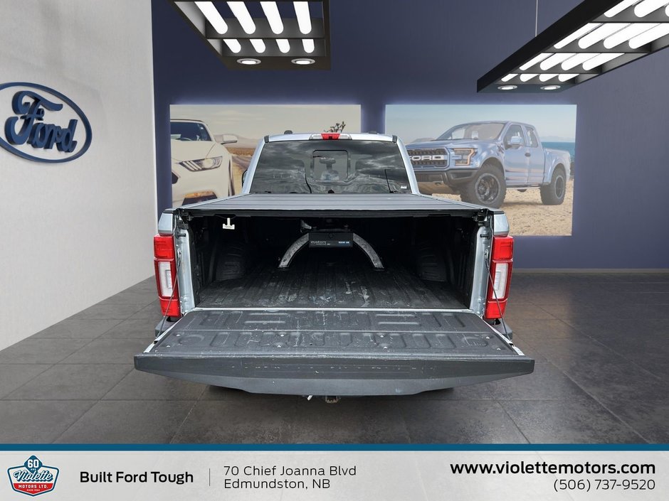 Ford Super Duty F-250 SRW LARIAT 2022
