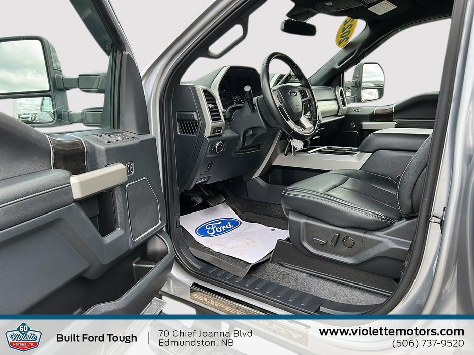 Ford Super Duty F-250 SRW LARIAT 2022
