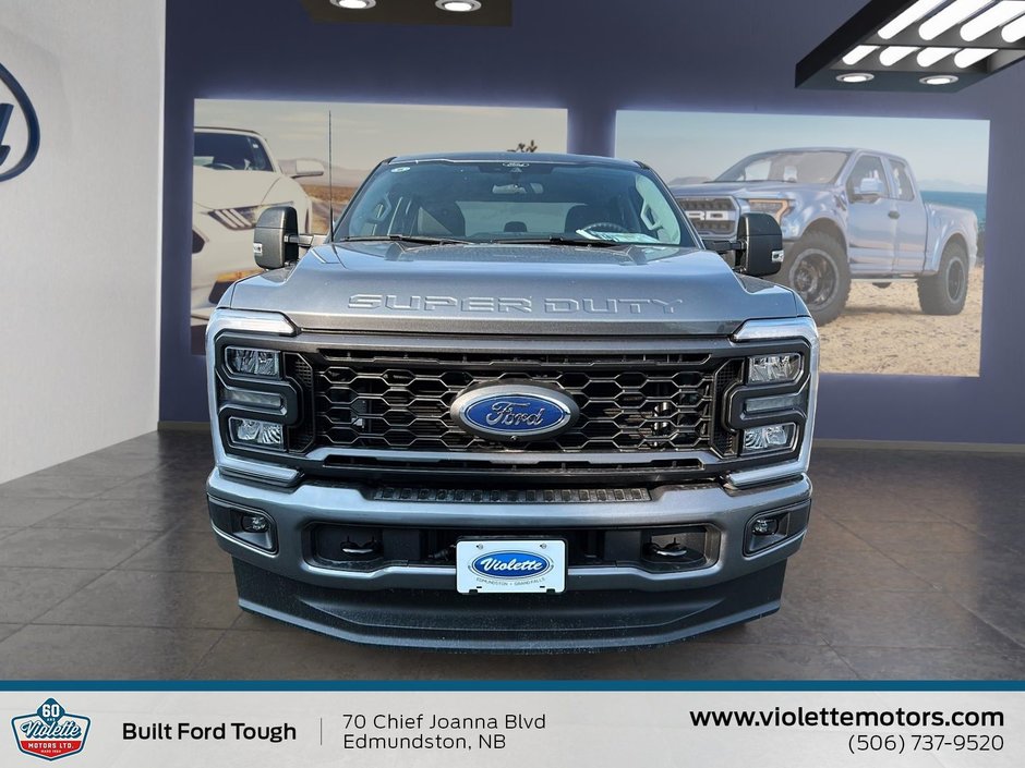 Ford Super Duty F-250 SRW  2025