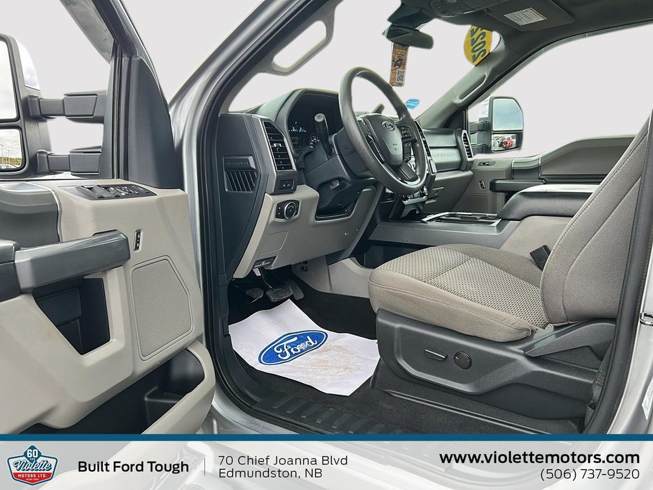 Ford Super Duty F-350 DRW XLT 2022