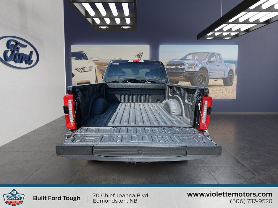 2025 Ford Super Duty F-350 SRW XLT