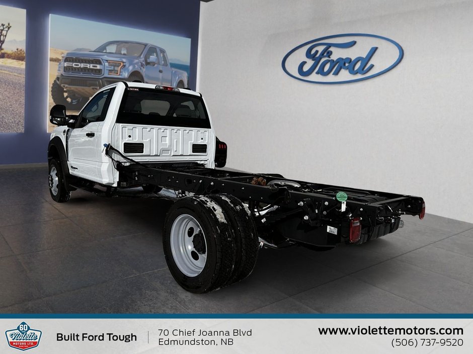 Ford Super Duty F-550 DRW XL 2026