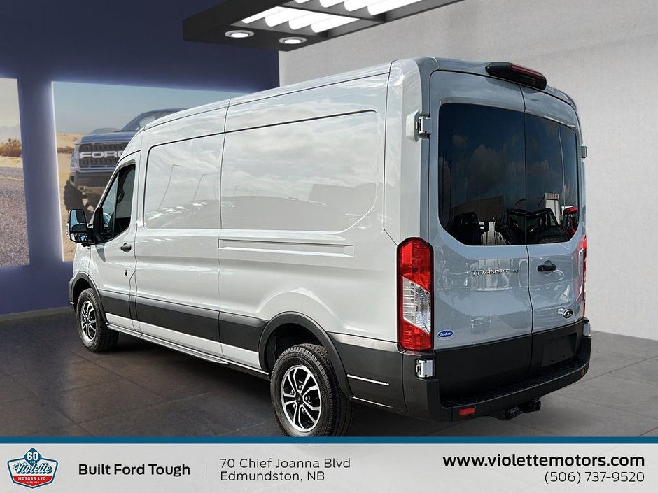 Ford Transit Cargo Van BASE 2025
