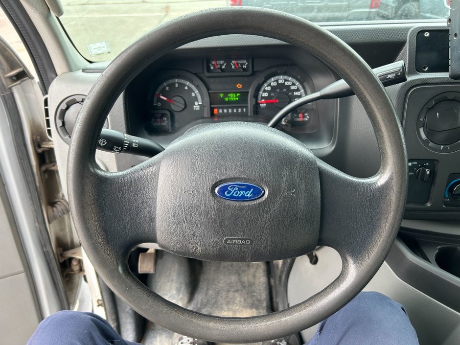 Ford Econoline Commercial Cutaway BASE 2016