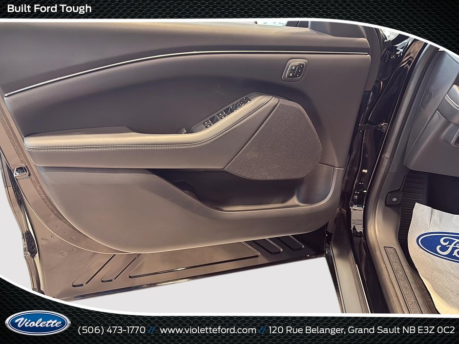 2025 Ford MUSTANG MACH-E SELECT