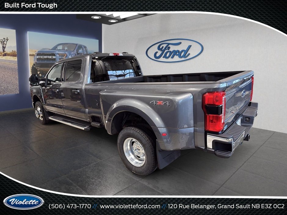 2023 Ford Super Duty F-350 DRW LARIAT