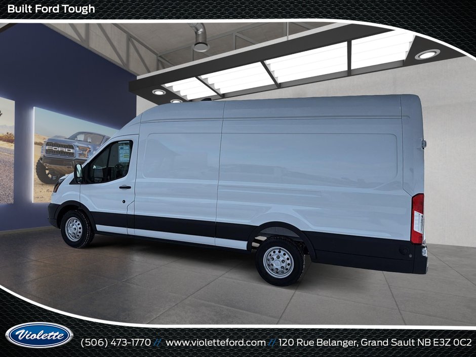 Ford Transit Cargo Van BASE 2026