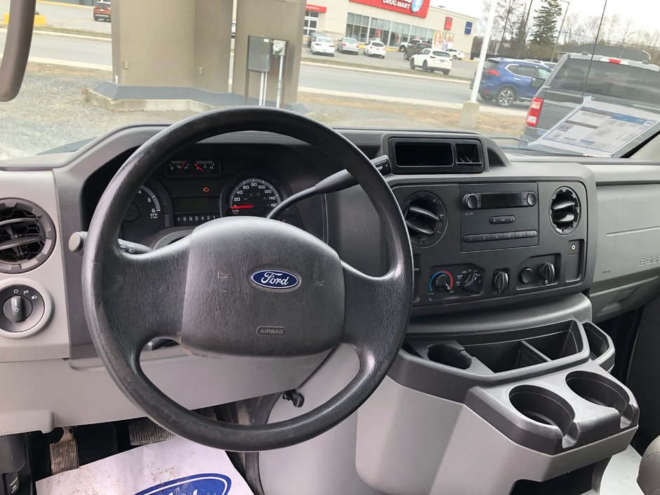 2018 Ford E-Series Cutaway BASE