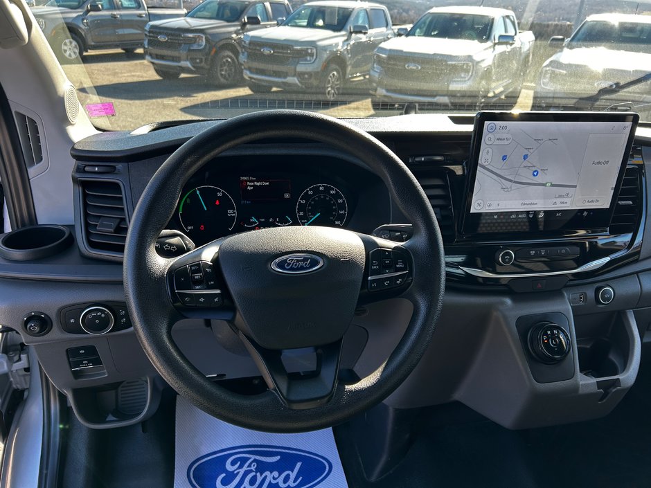 Ford E-Transit Cargo Van BASE 2023
