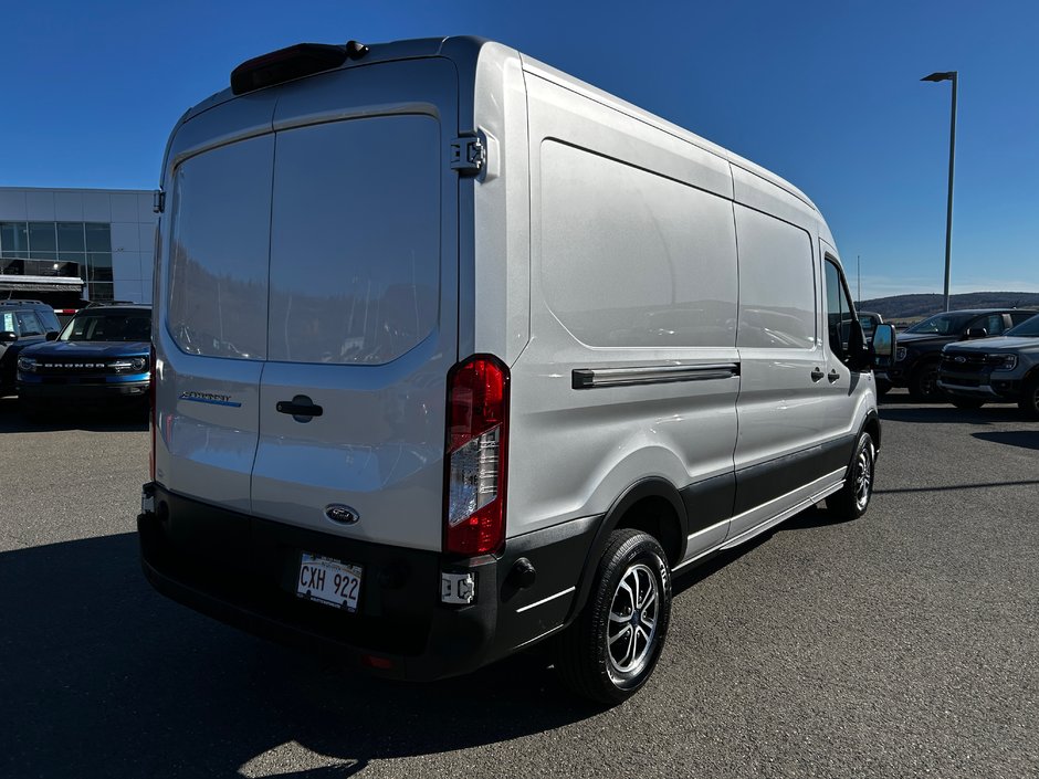 Ford E-Transit Cargo Van BASE 2023