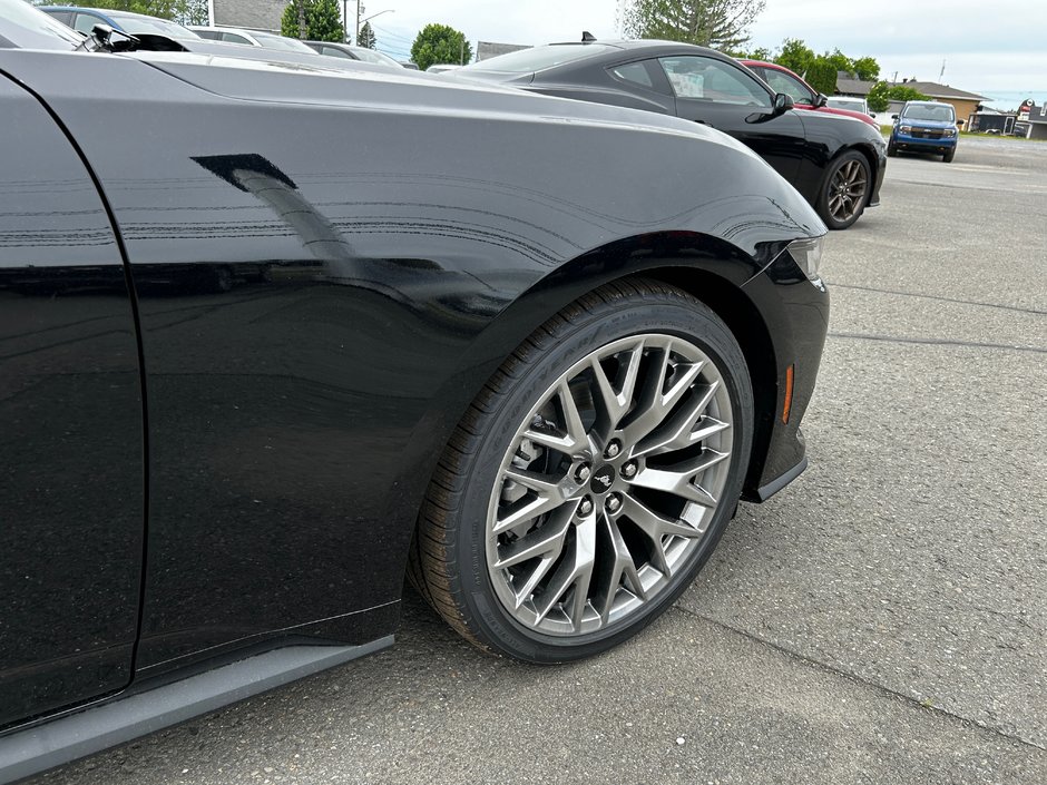Ford Mustang ECOBOOST PREMIUM 2024