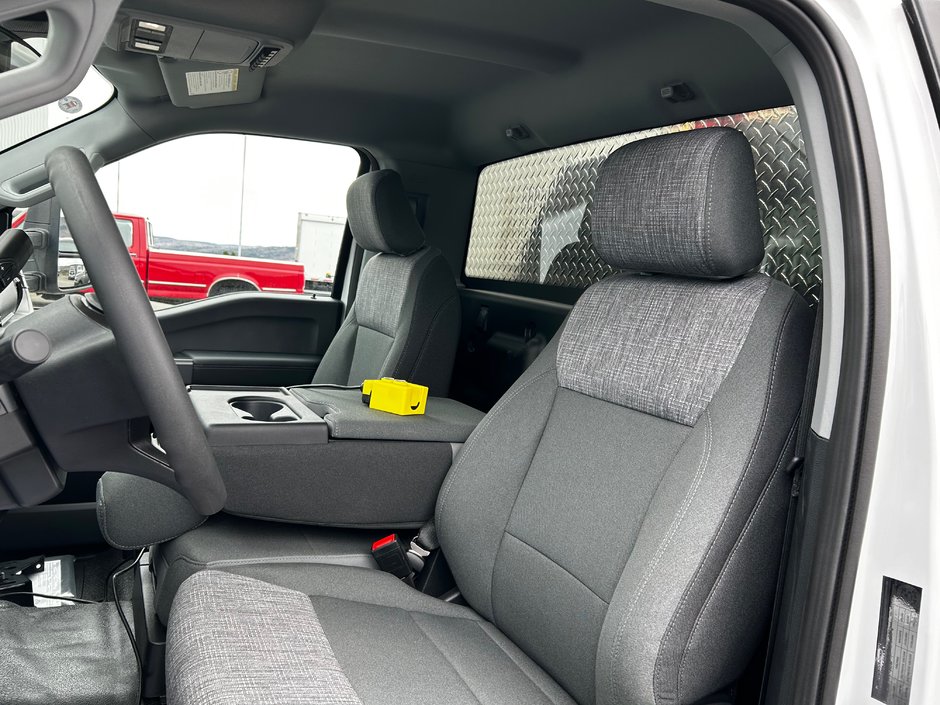 Ford Super duty F-550 DRW XLT 2023