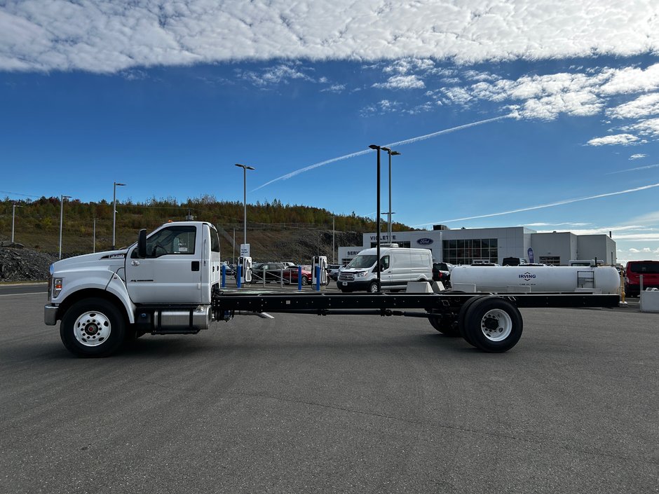 2024 Ford Super Duty F-750 Straight Frame BASE