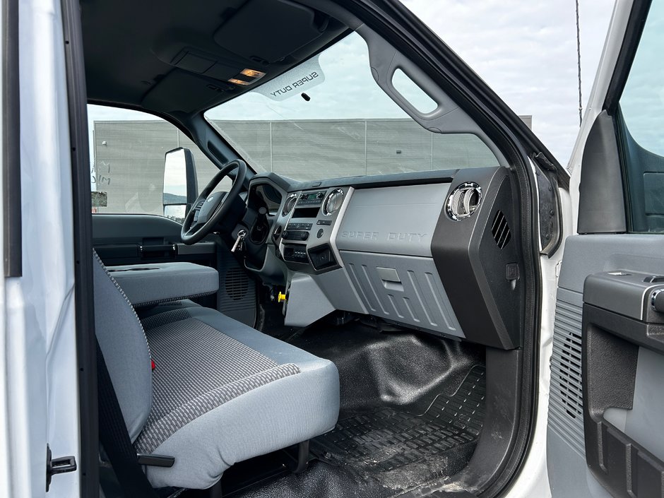 2024 Ford Super Duty F-750 Straight Frame BASE