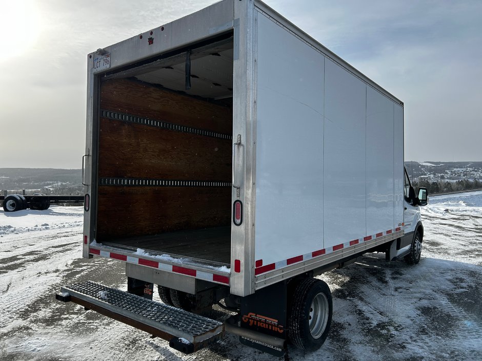 2022 Ford TRANSIT CUTAWAY BASE