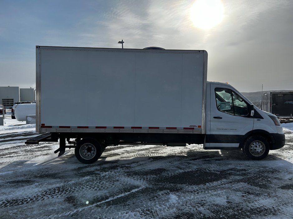 2022 Ford TRANSIT CUTAWAY BASE