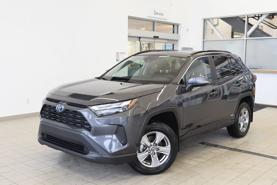2023  RAV4 Hybrid XLE+TOIT PANO+AWD+WOW in Laval, Quebec