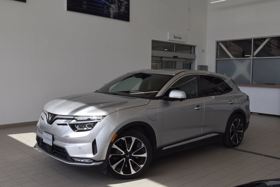2023 VinFast VF 8 PLUS+TOIT+CUIR+AWD+LED+ in Laval, Quebec