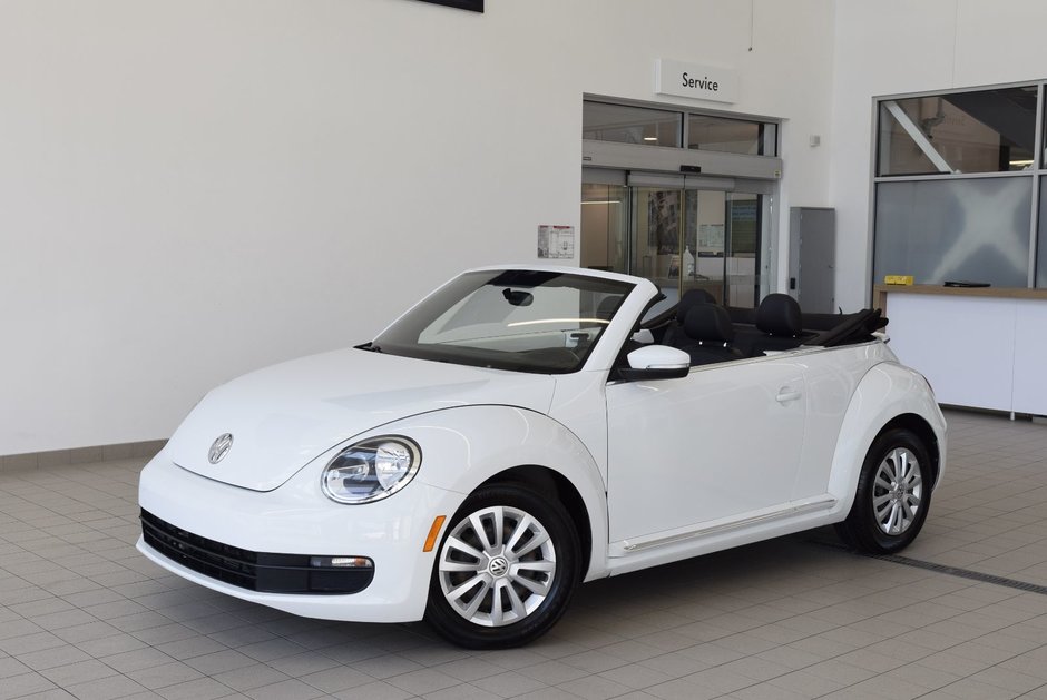 2016  Beetle CONVERTIBLE+CUIR+BAS KILO in Laval, Quebec