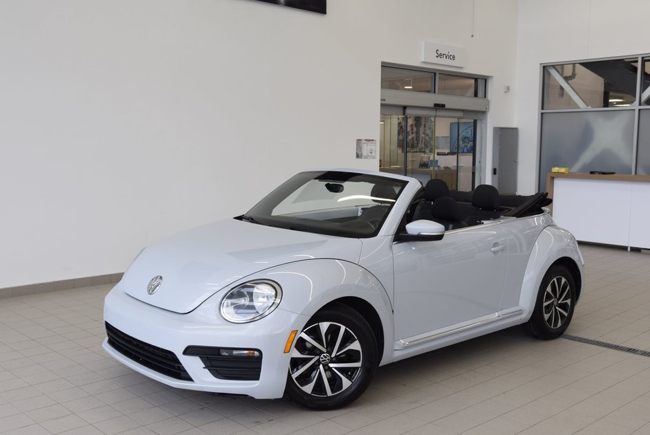 2018  Beetle CONVERTIBLE+MAG+APP CONNECT in Laval, Quebec