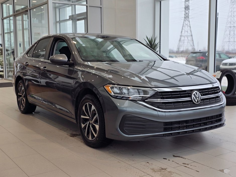 2022 Volkswagen Jetta Trendline AUTOMATIQUE | CARPLAY | CAMÉRA | BAS KM in Laval, Quebec