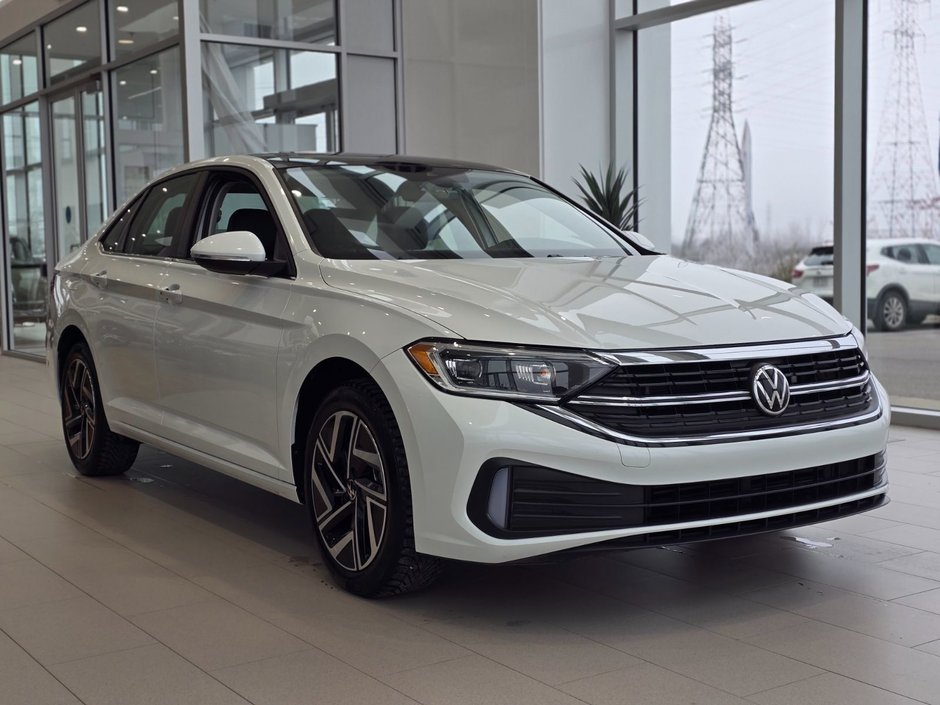 2023 Volkswagen Jetta Highline TOIT | CARPLAY | CAMÉRA | CUIR | BAS KM in Laval, Quebec