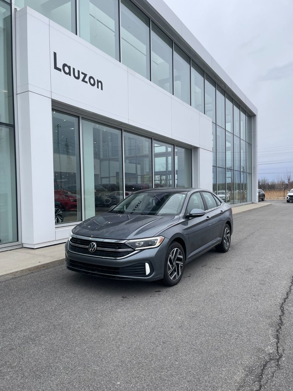 Jetta Highline 2024 à Laval, Québec