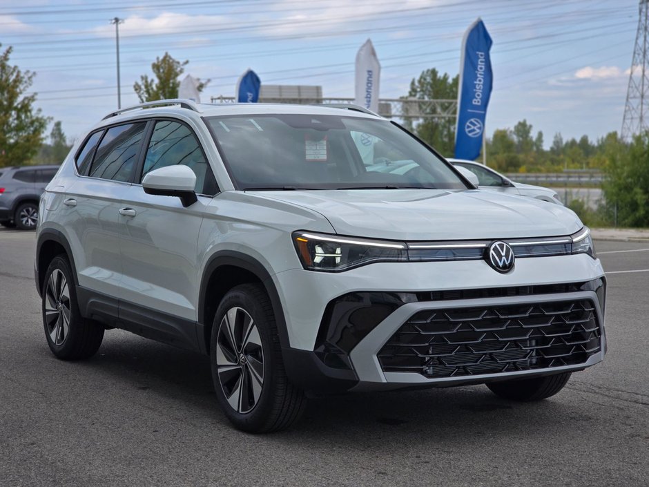 Volkswagen Taos Highline 4MOTION 2025 à Laval, Québec
