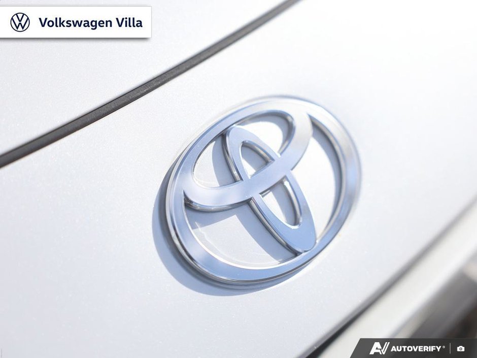 2023 Toyota Prius XLE AWD-8