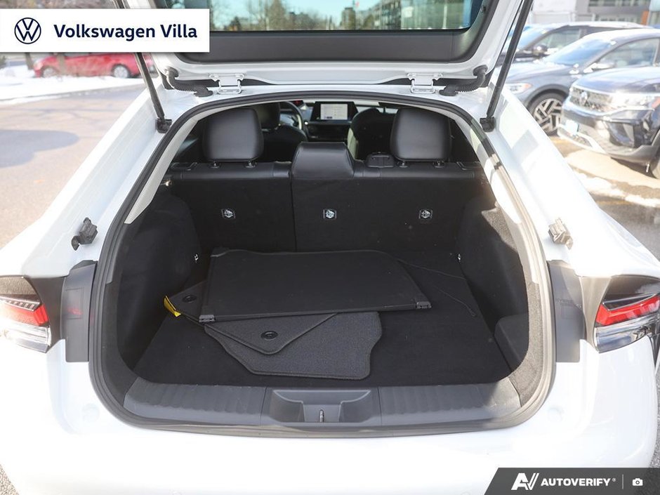 2023 Toyota Prius XLE AWD-10