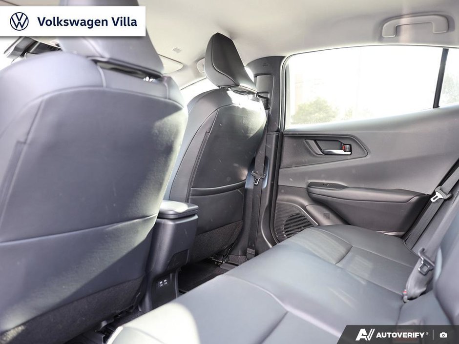 2023 Toyota Prius XLE AWD-23