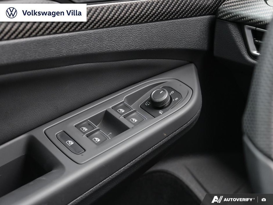 2024 Volkswagen Golf R 2.0 T 6Sp-16