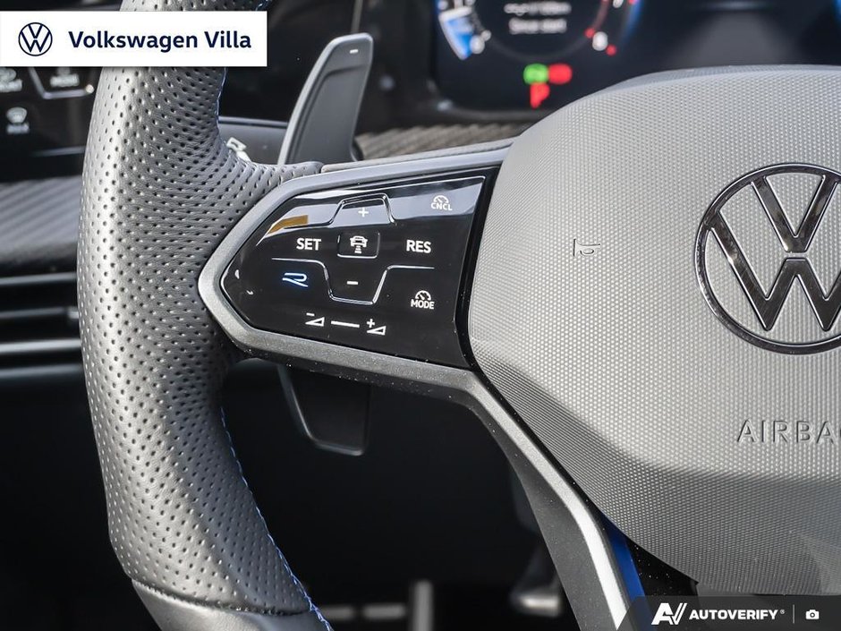 2025 Volkswagen Golf R Black Edition DSG-12