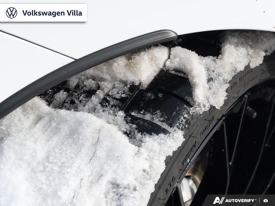 2025 Volkswagen Golf R Black Edition DSG-6