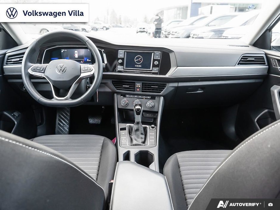 2022 Volkswagen Jetta Trendline 1.5T 8Sp w/Tip-24