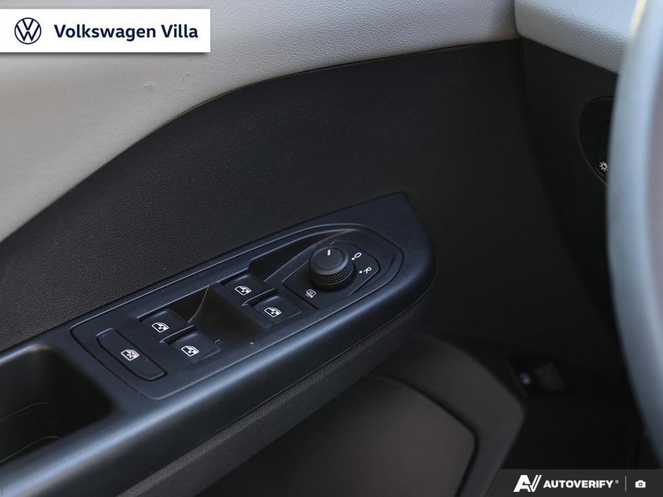 2023 Volkswagen Taos Comfortline 1.5T 8sp w/ Tip FWD-16