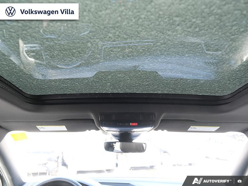 2022 Volkswagen Tiguan Highline 2.0T 8sp at w/Tip 4M-25